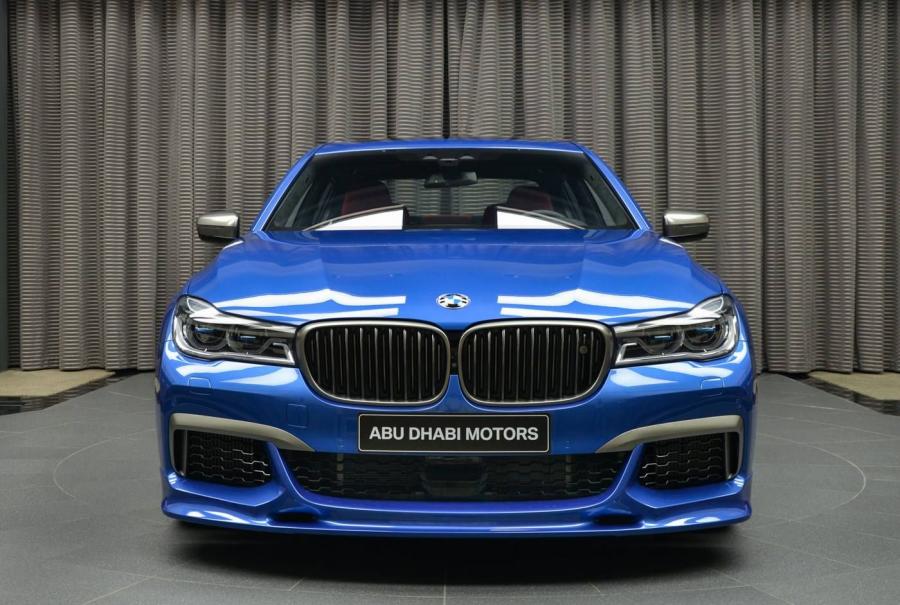  BMW M760Li xDrive by Abu Dhabi Motors 2017 года  (фото 15 из 17)